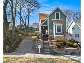 Property at 121 Langdon Avenue NE