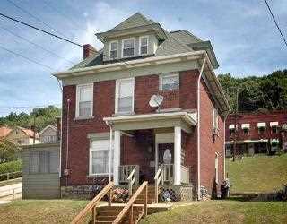 Property at 682 Airbrake Ave